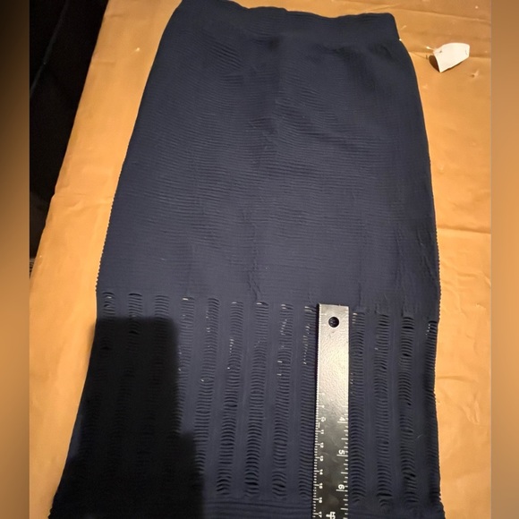 BCBG Generation size 10 navy blue stretch pull on body con pencil skirt - Picture 11 of 11